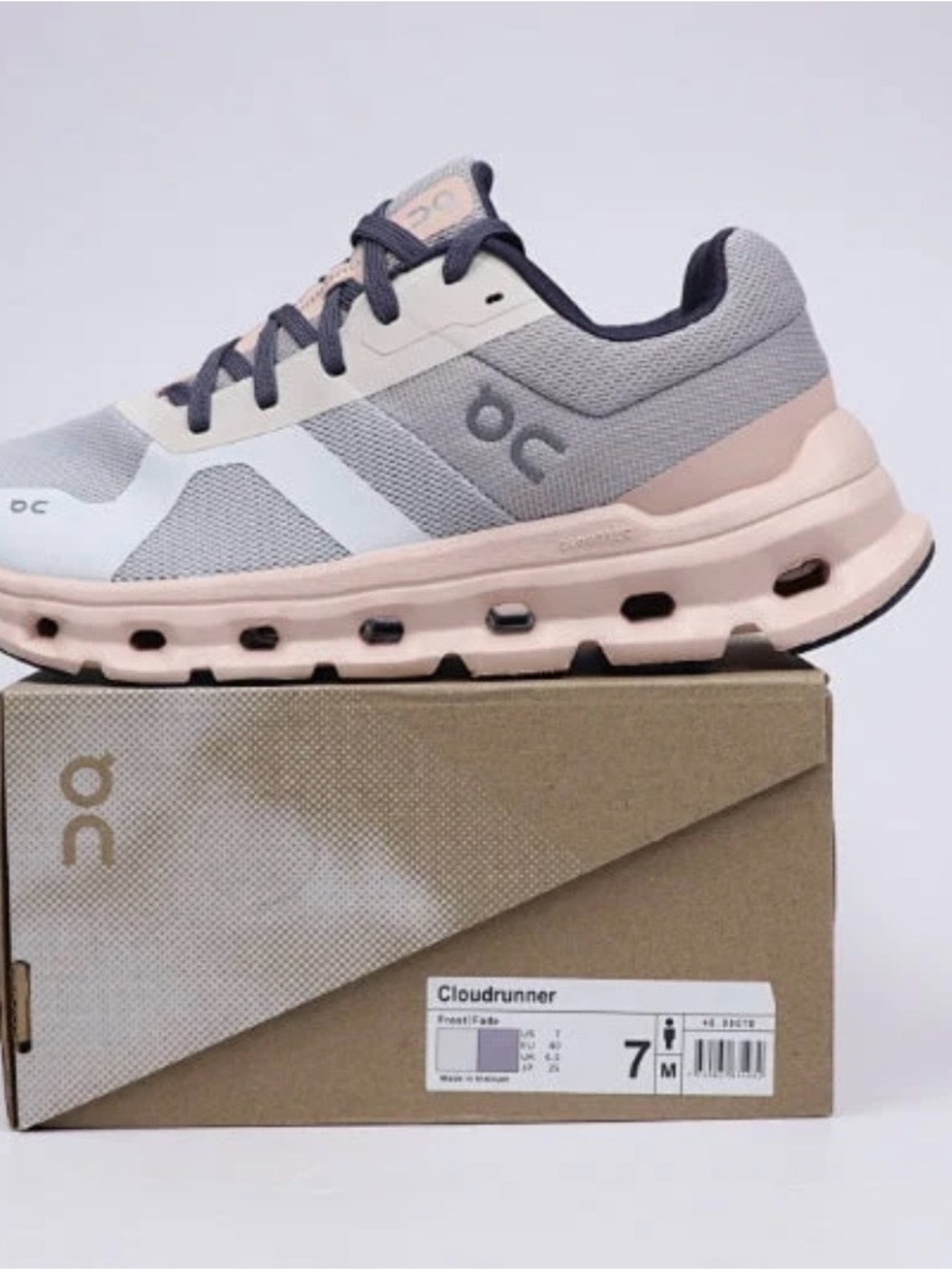 ON Cloudrunner women’s 7